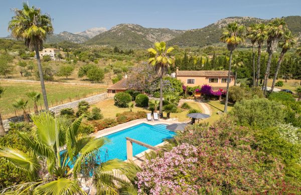 Charming Country Retreat near Campanet with Main House & Guesthouse